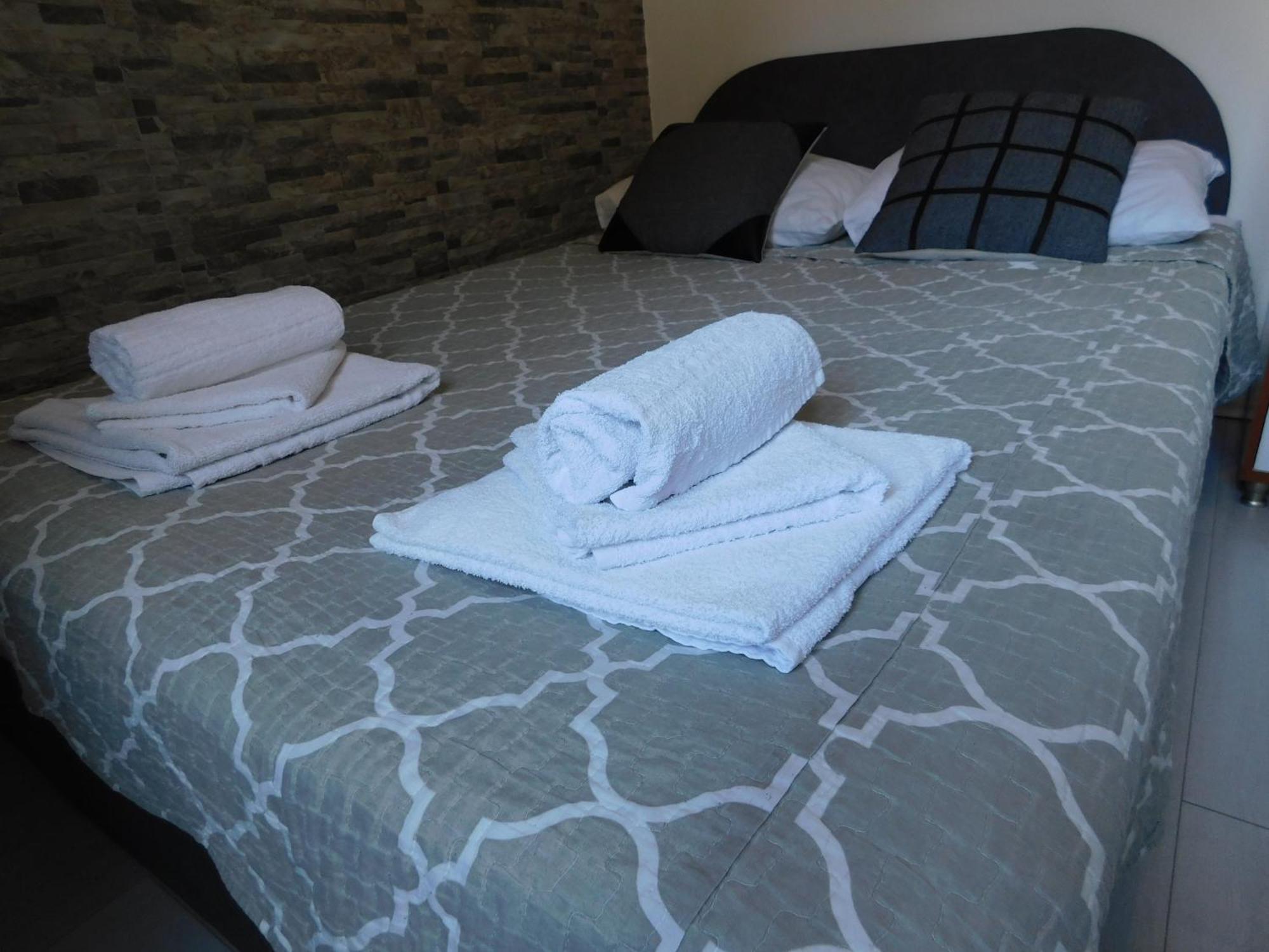 Apartments Huljev Primošten Стая снимка